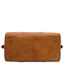 TL Voyager Дорожная кожаная сумка-даффл с карманом сзади - Малый размер Коричневый TL141250