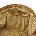 TL Voyager Дорожная кожаная сумка-даффл с карманом сзади - Малый размер Коричневый TL141250