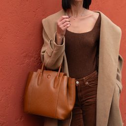 Tulipan Leather Handbag Светлый серо-коричневый TL141727