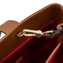 Skye Borsa al Hombro en Piel Suave y Cartera en Piel con Cremallera en el Contorno Cognac TL142606