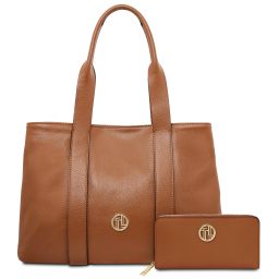 Skye Borsa al Hombro en Piel Suave y Cartera en Piel con Cremallera en el Contorno Cognac TL142606