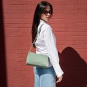 Dedalo Schultertasche aus Leder mit Flechtprägung Grün TL142577